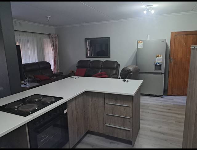 3 BEDROOM TOWNHOUSE FOR SALE IN WOLMER
